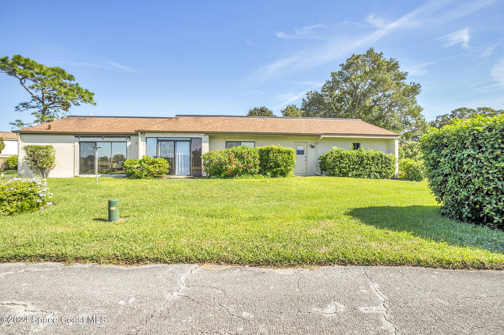 216 Country Club Drive - Photo 49