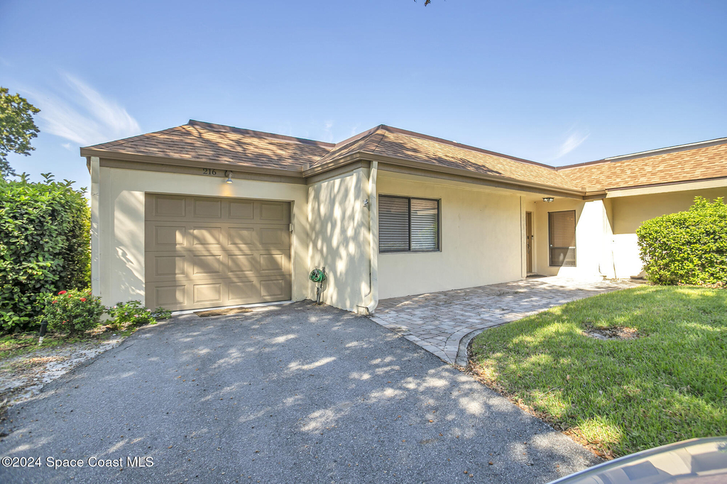 216 Country Club Drive - Photo 0