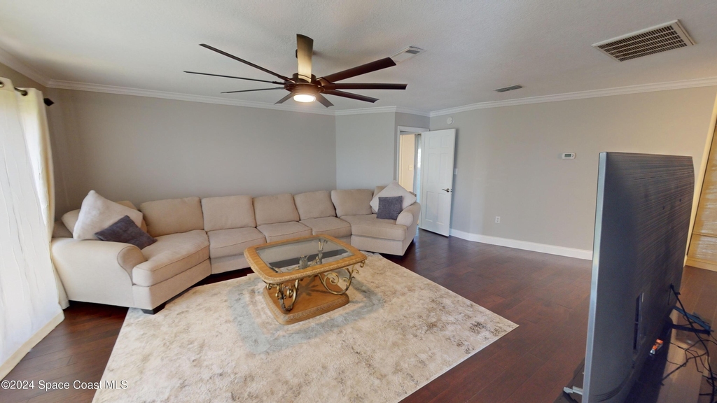 216 Country Club Drive - Photo 12
