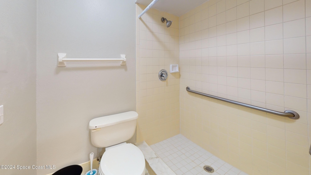216 Country Club Drive - Photo 29