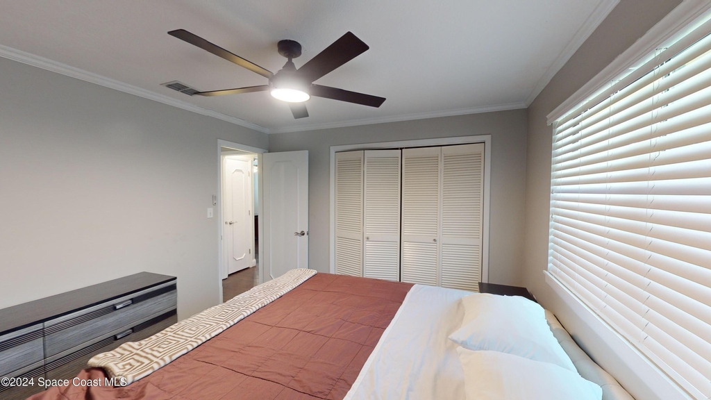216 Country Club Drive - Photo 18