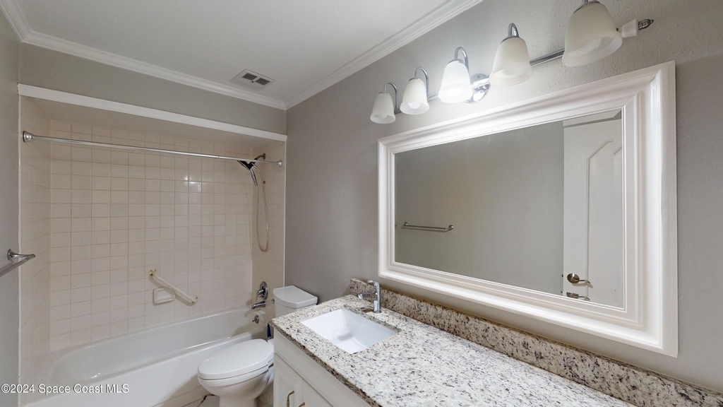 216 Country Club Drive - Photo 16