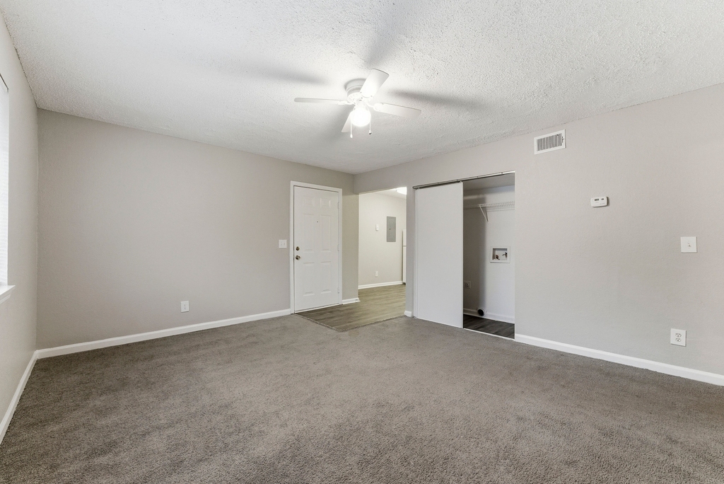 3529 Glenwood Road - Photo 3