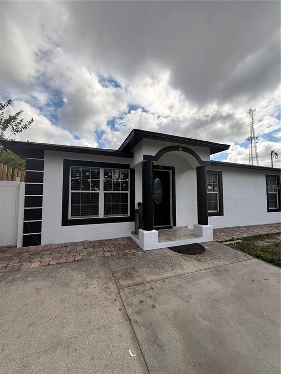 1305 E Louise Avenue - Photo 0