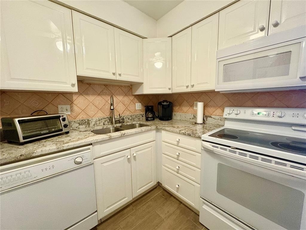 722 S Blvd Of The Presidents - Photo 8