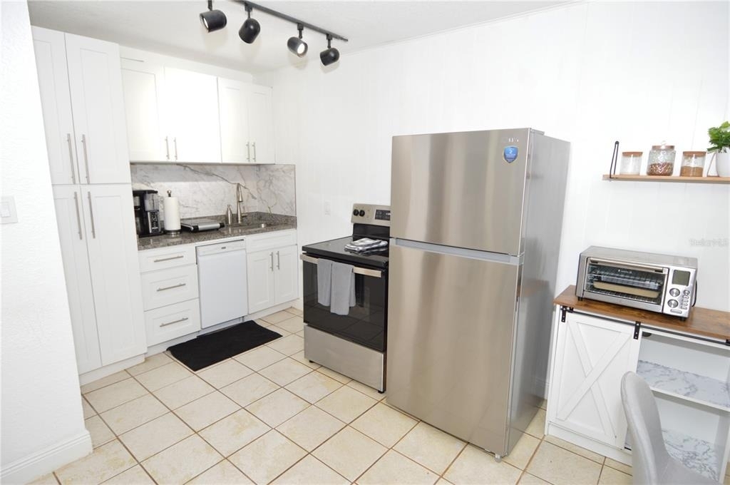156 146th Avenue E - Photo 10