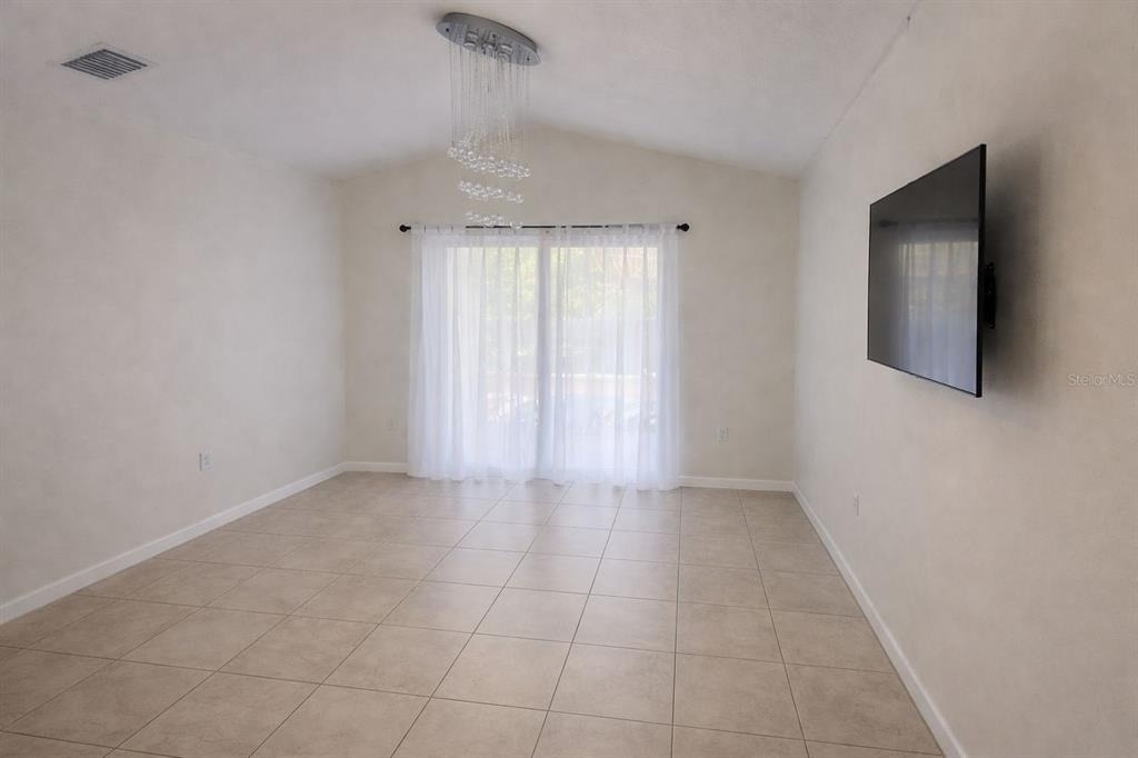 6115 N Albany Avenue - Photo 2