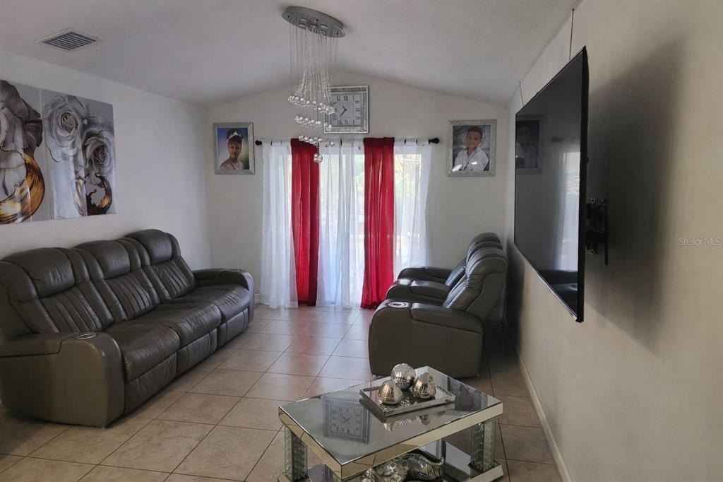 6115 N Albany Avenue - Photo 3