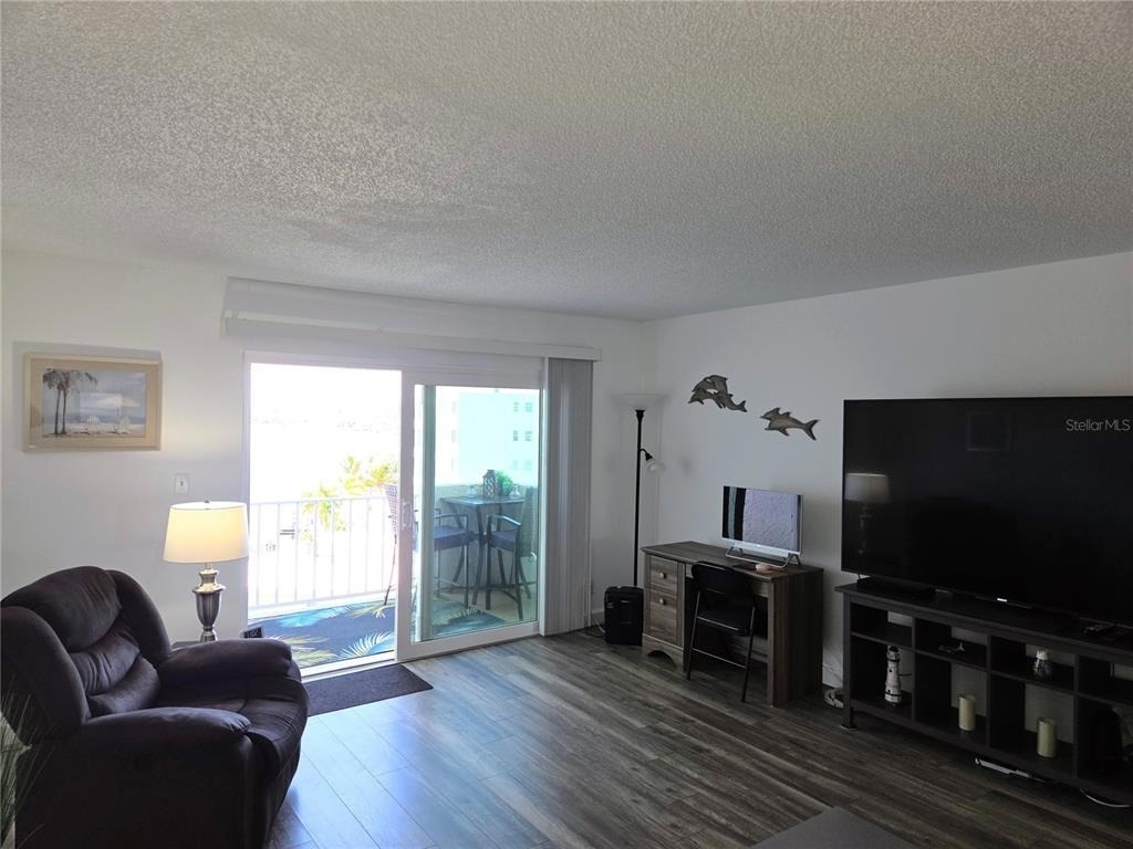 285 107th Avenue - Photo 7