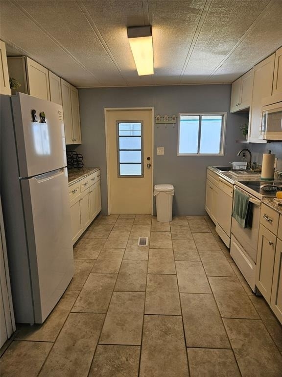 373 Majesty Drive - Photo 6