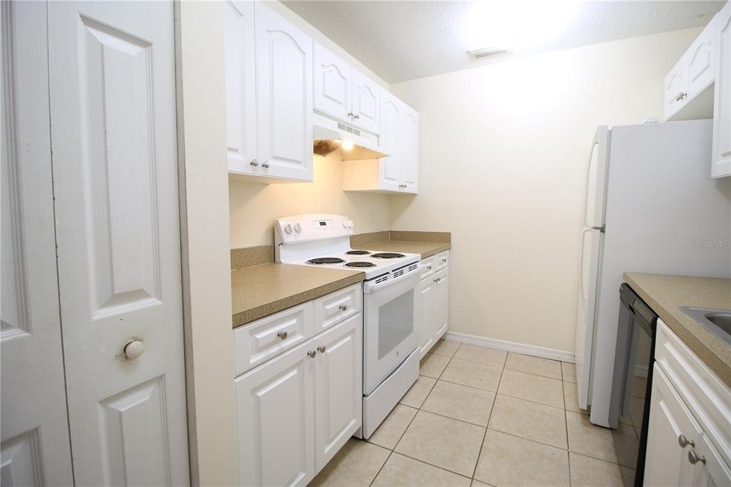 720 Newton Avenue S - Photo 3