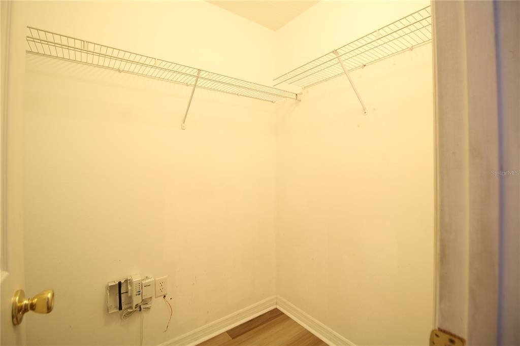 720 Newton Avenue S - Photo 9