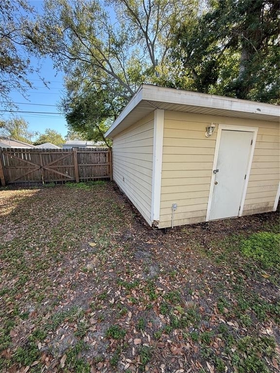 720 Newton Avenue S - Photo 21
