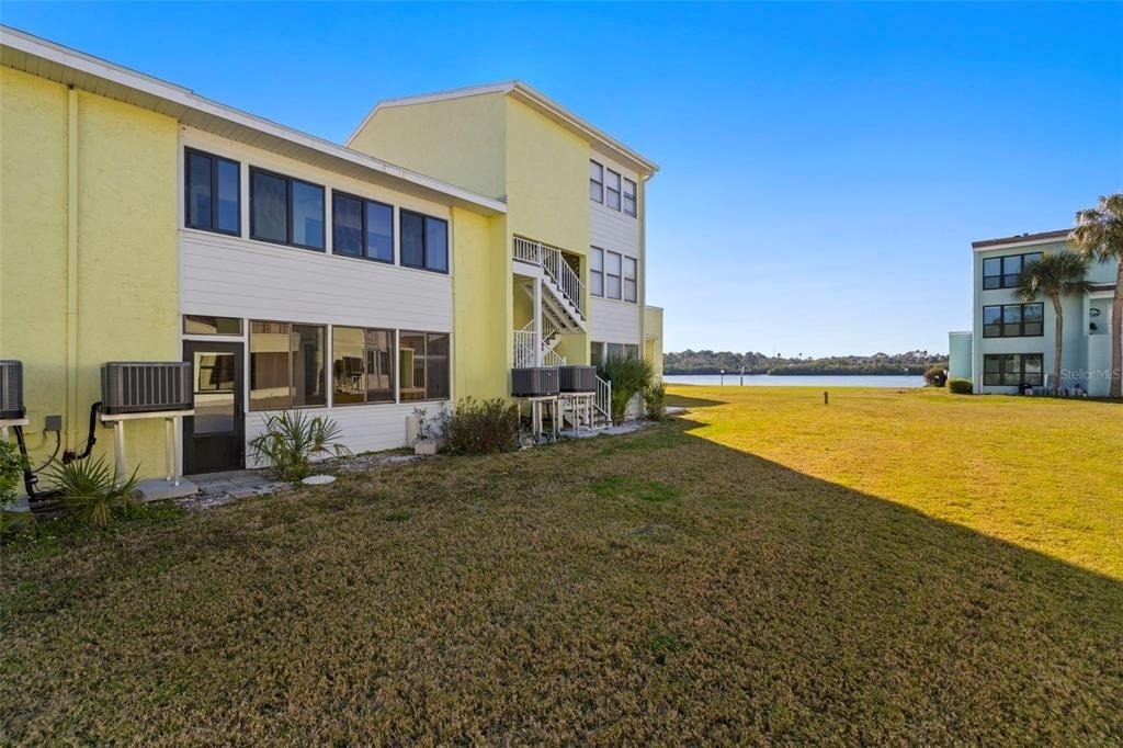 1 Windrush Boulevard - Photo 38