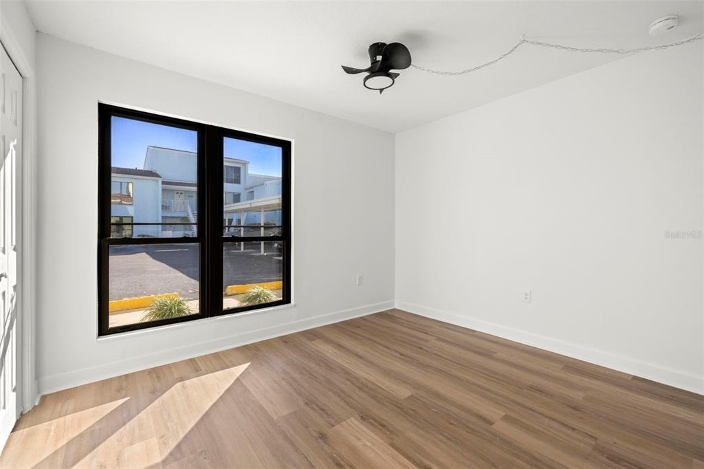 1 Windrush Boulevard - Photo 27
