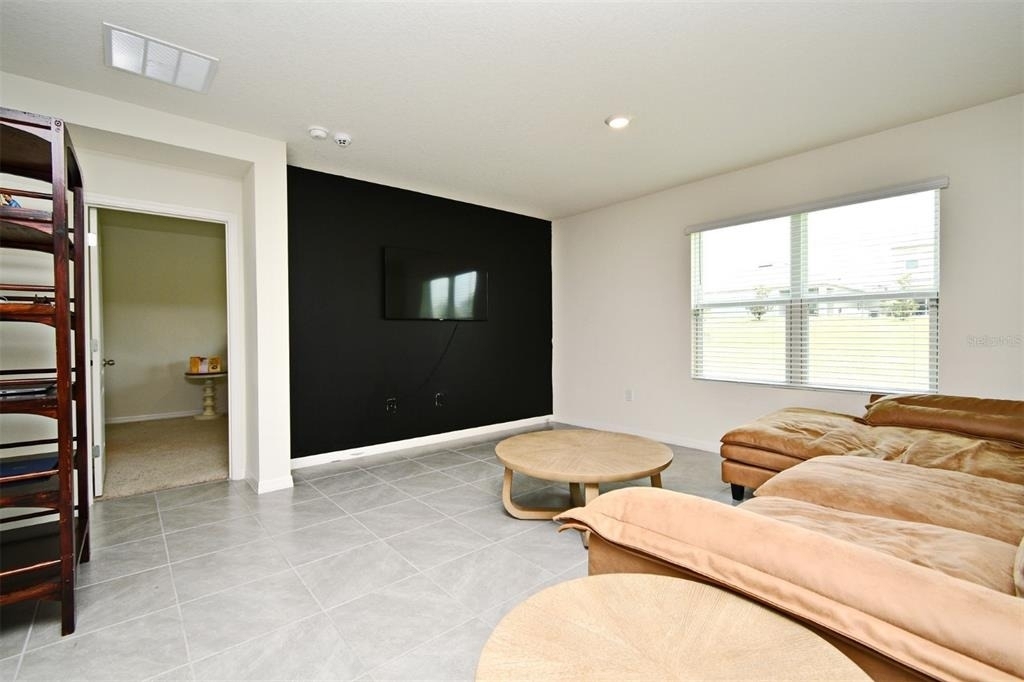 440 Baroness Way - Photo 4