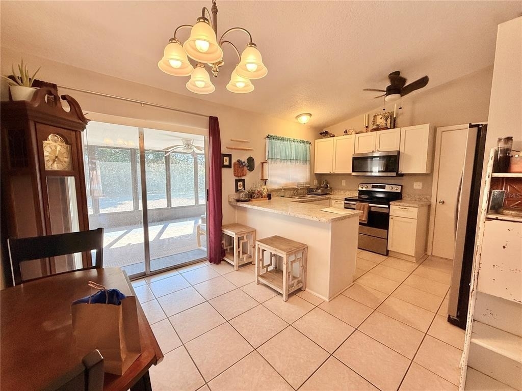 12258 Foothill Street - Photo 11