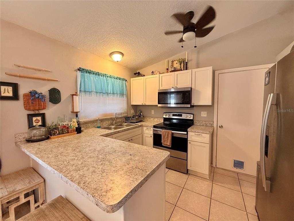 12258 Foothill Street - Photo 5