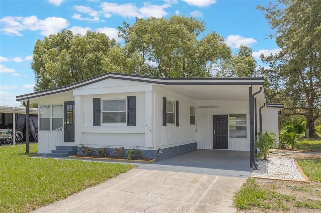 814 Roseapple Avenue - Photo 1