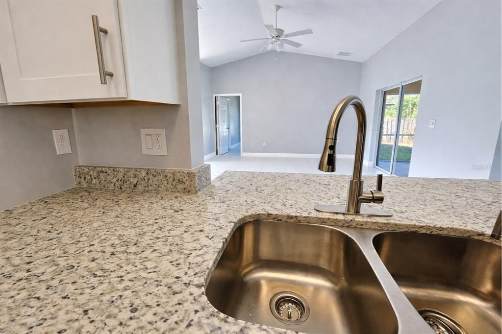 3012 40th Street Sw - Photo 4