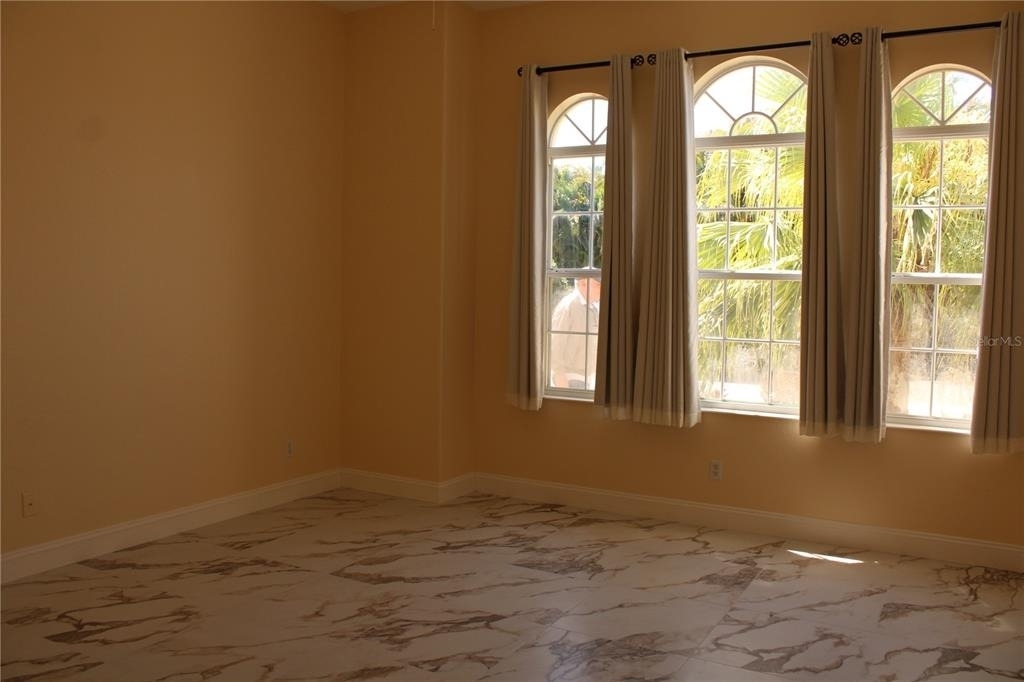 7803 33rd Street E - Photo 9