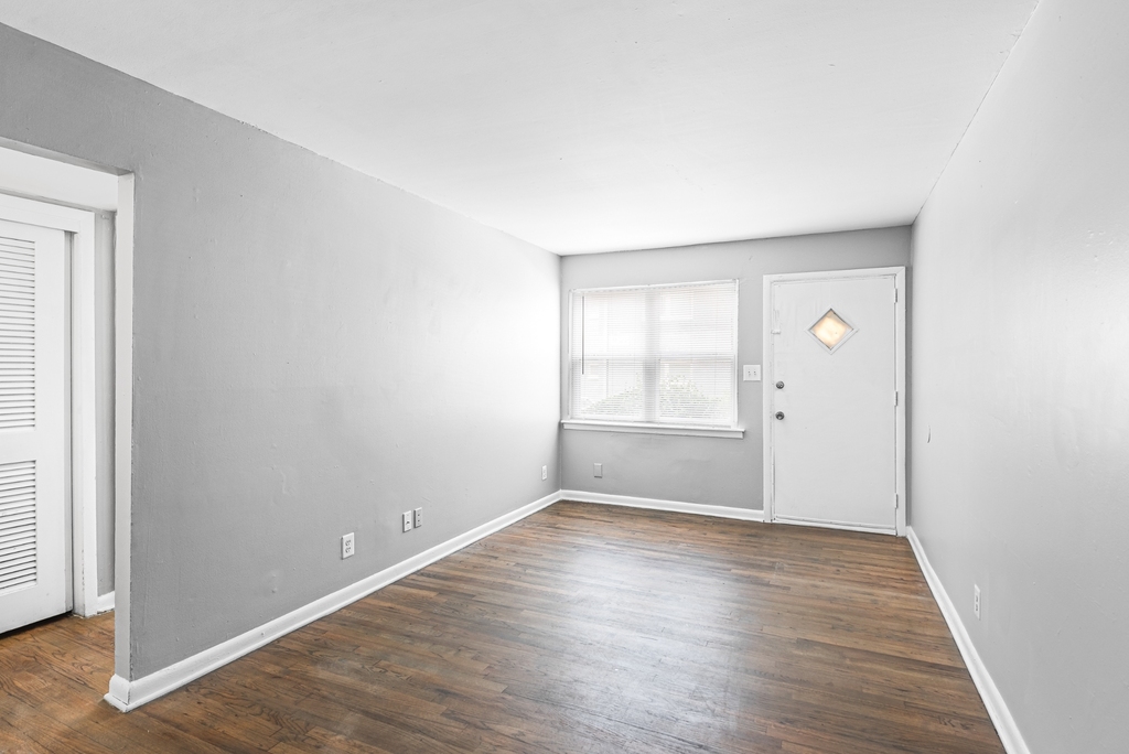 936 Mayson Turner Road Northwest - Photo 4