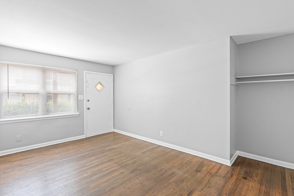 936 Mayson Turner Road Northwest - Photo 5