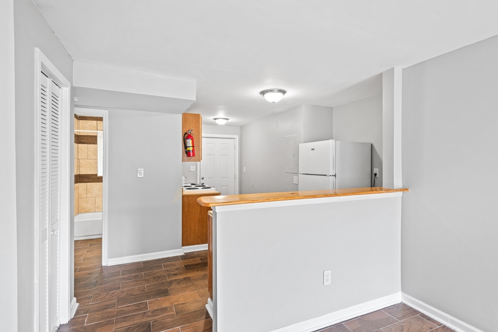936 Mayson Turner Road Northwest - Photo 5