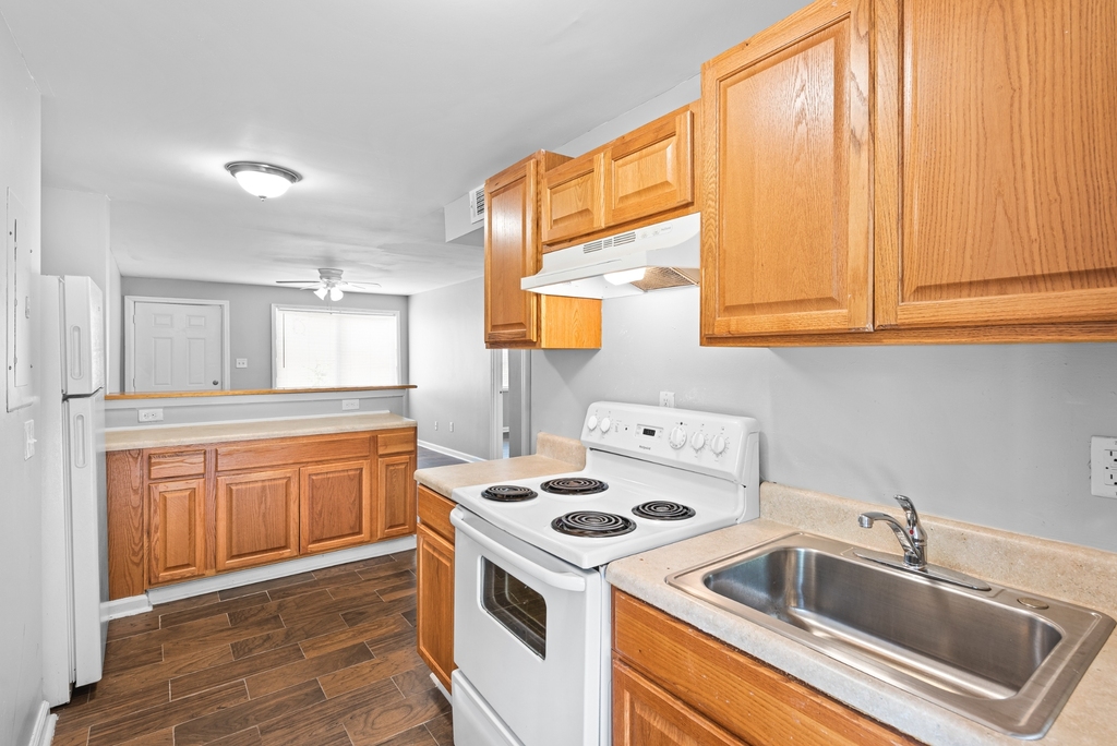 936 Mayson Turner Road Northwest - Photo 12