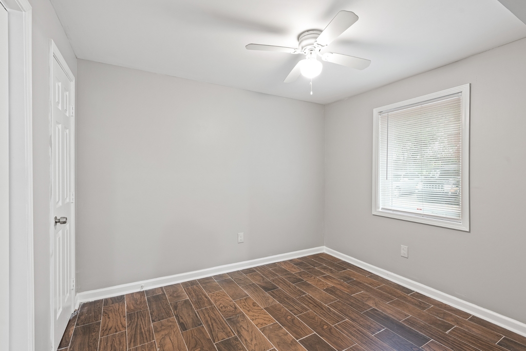 936 Mayson Turner Road Northwest - Photo 3