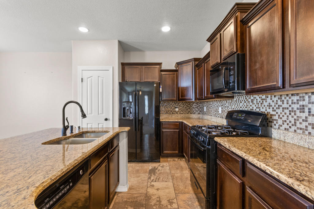 12664 Azulejos Street - Photo 9