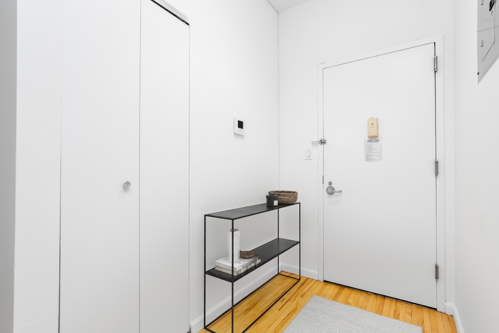 135 William Street - Photo 3
