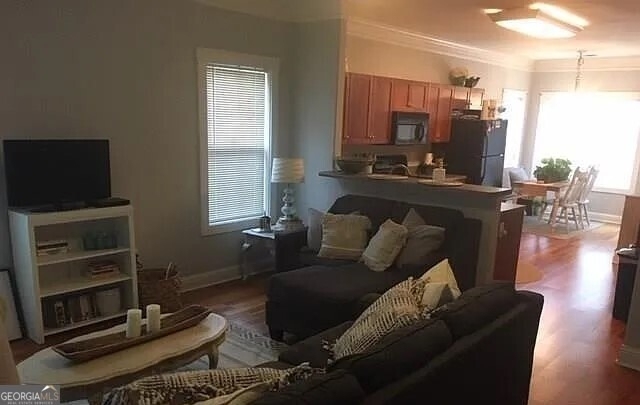 2060 Lakeside Drive - Photo 2