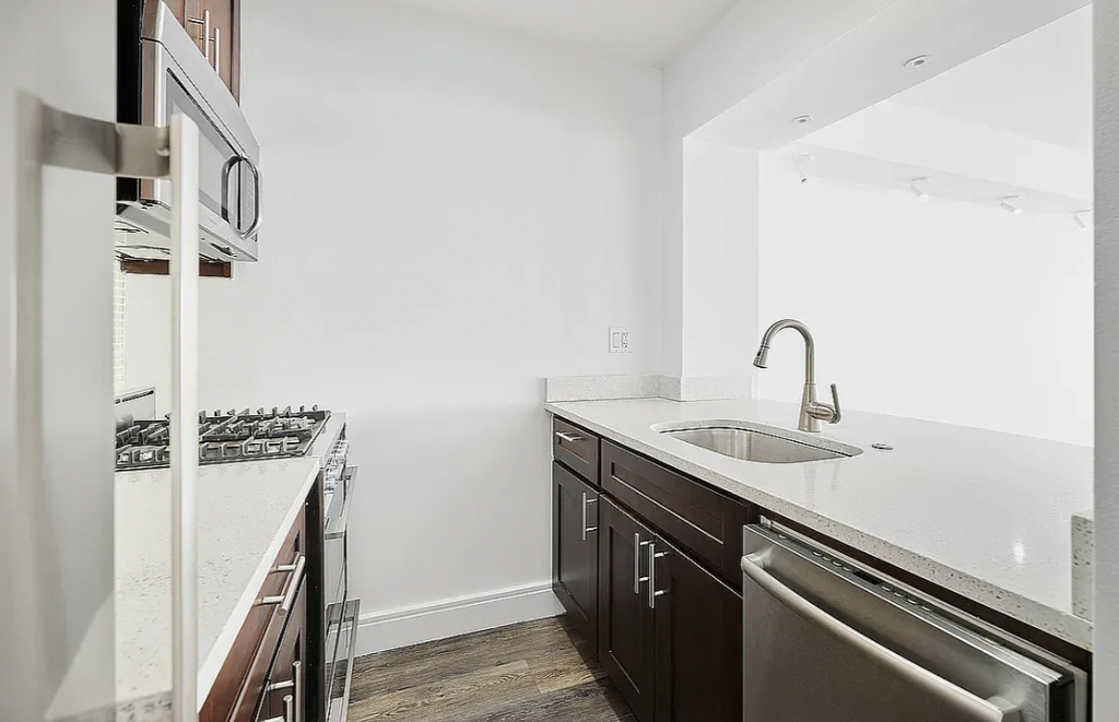 East 73rd Street - Photo 3