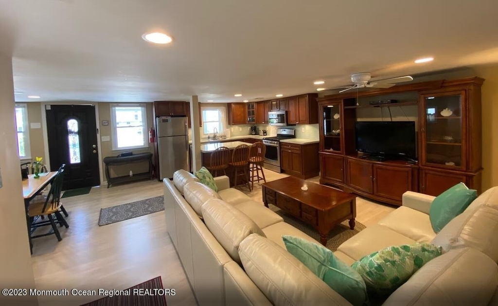 17 Sampson Avenue - Photo 8
