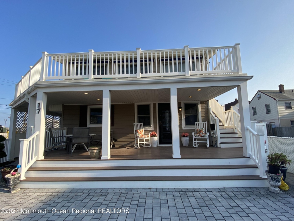 17 Sampson Avenue - Photo 0