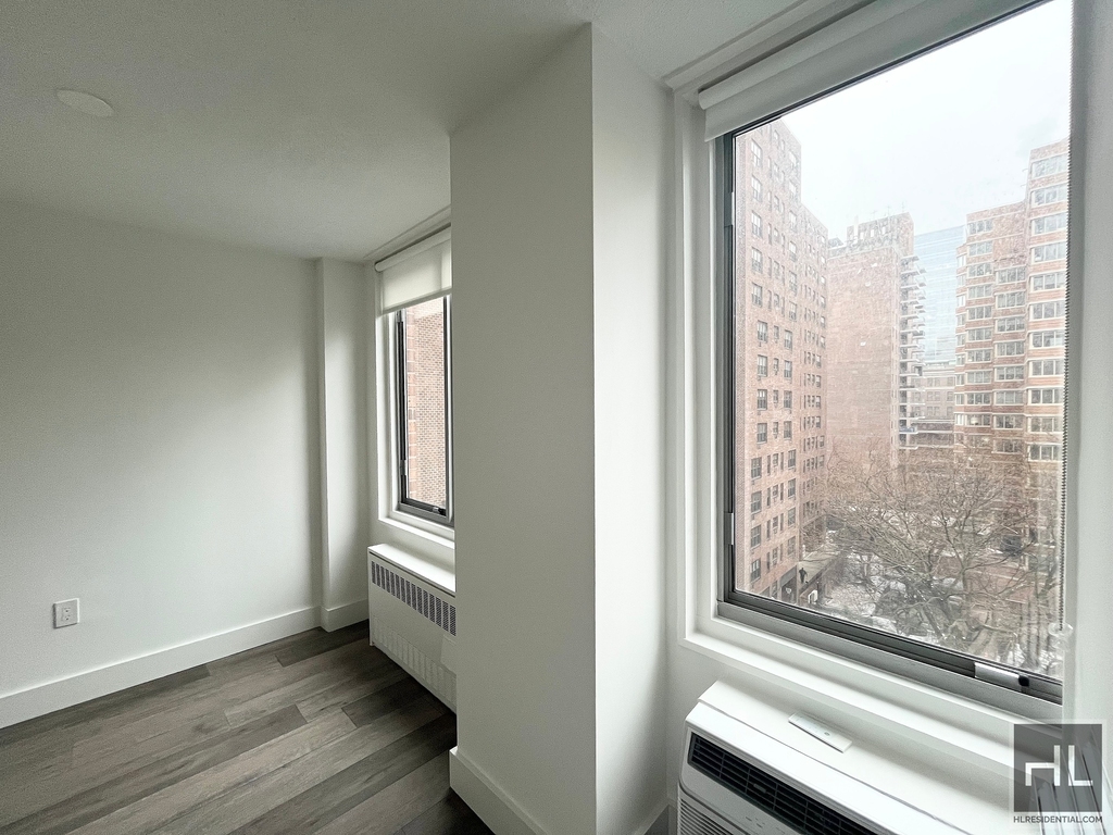 Second Avenue - Photo 1