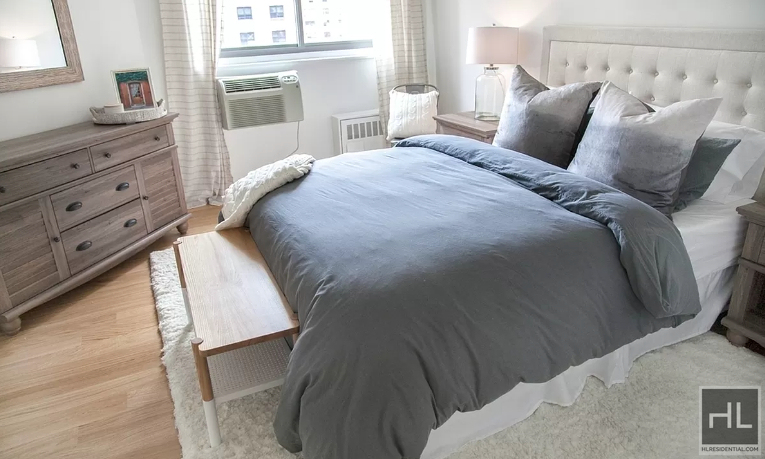 2nd Avenue - Photo 4