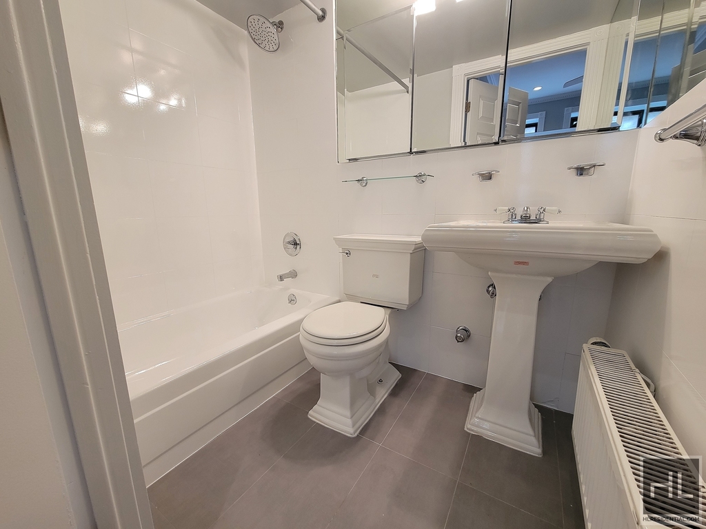 E 13th St. - Photo 4