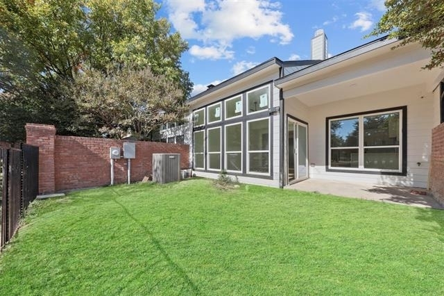 1412 Crosspointe Street - Photo 18