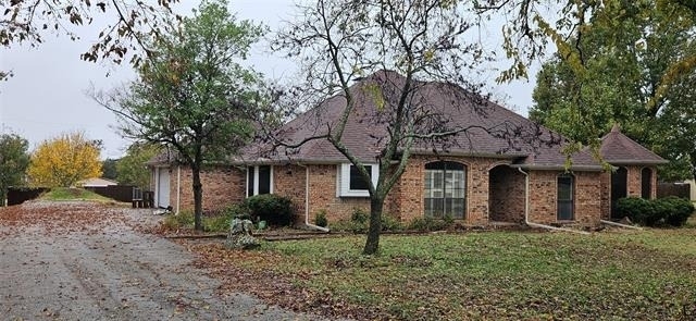 621 New Hope Road E - Photo 0