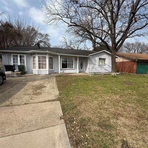 2615 E Mitchell Street - Photo 0