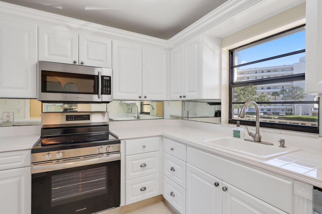 200 Intracoastal Place - Photo 4