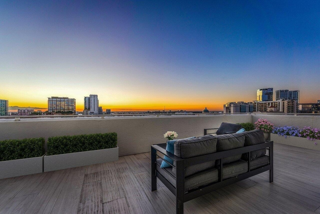 255 Evernia Street - Photo 23