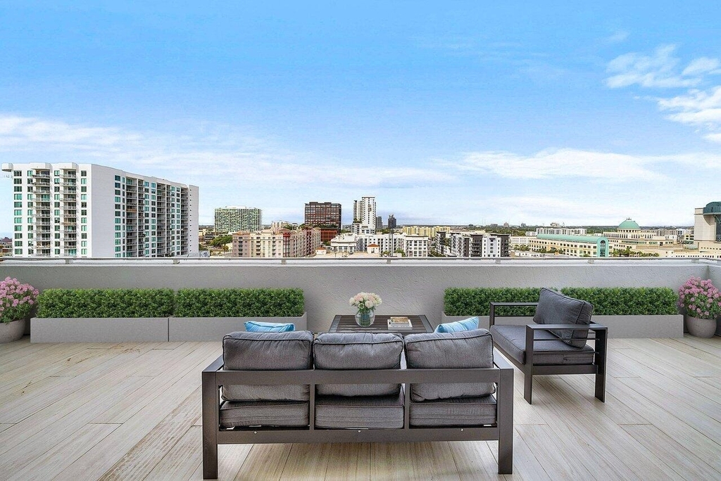 255 Evernia Street - Photo 22