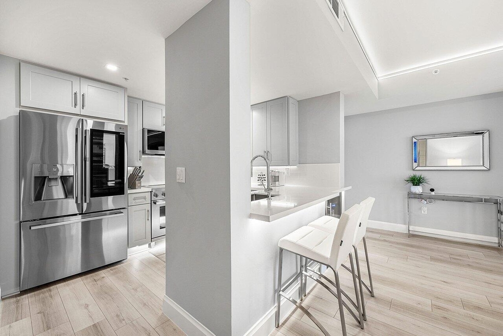 255 Evernia Street - Photo 4
