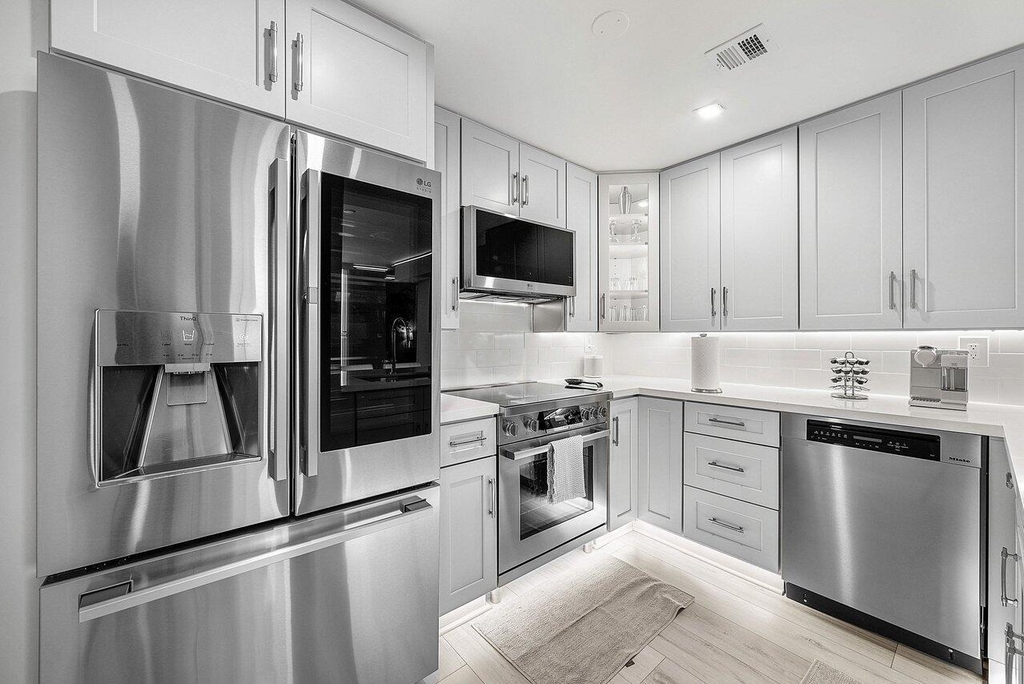255 Evernia Street - Photo 6