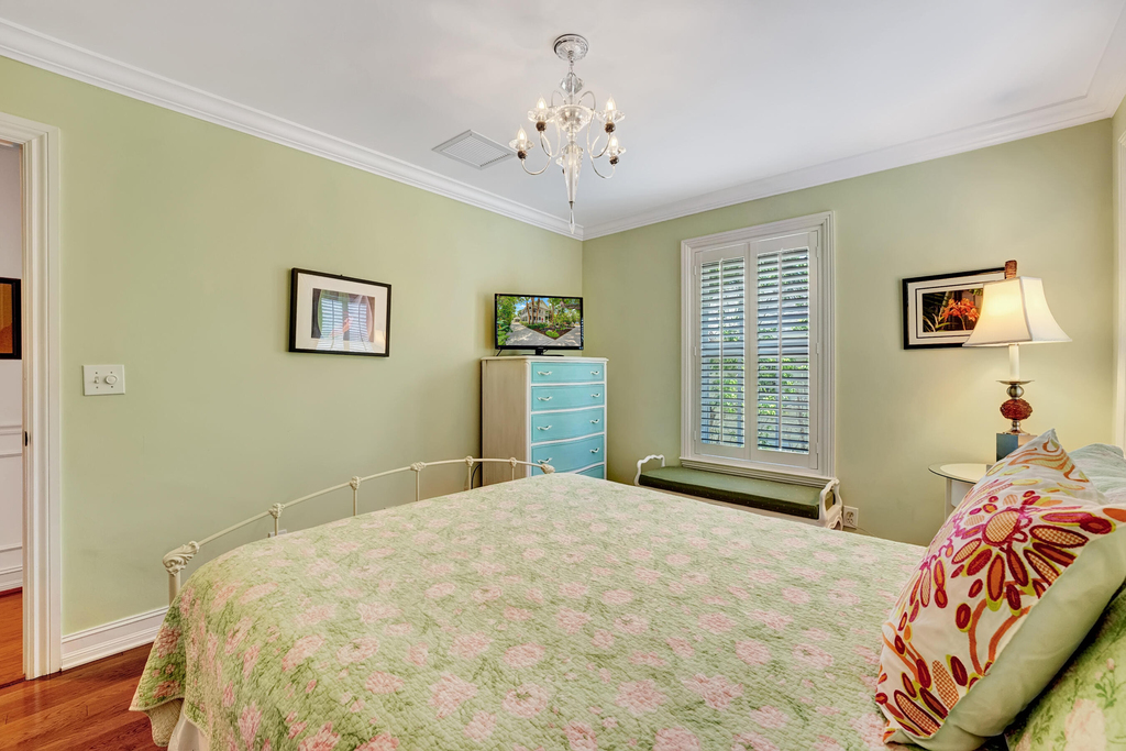 306 N Swinton Avenue - Photo 22