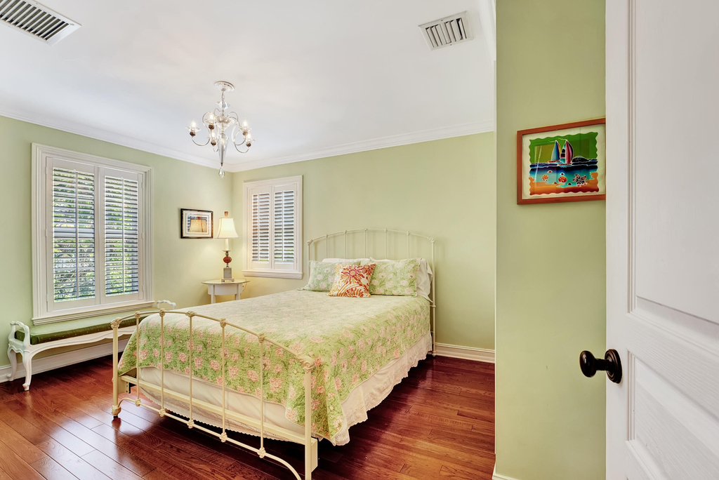 306 N Swinton Avenue - Photo 23