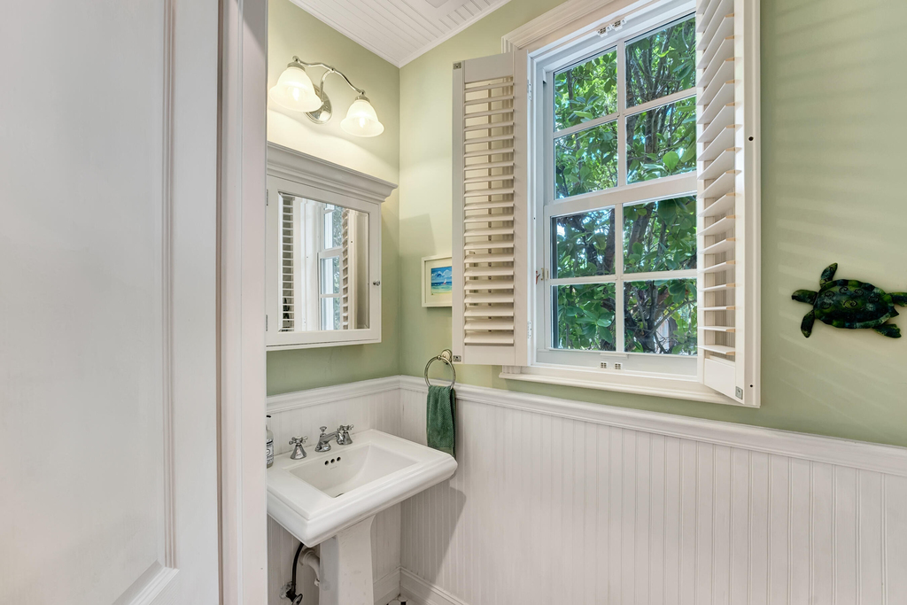 306 N Swinton Avenue - Photo 35